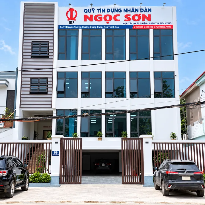 Nhà phố bốn tầng